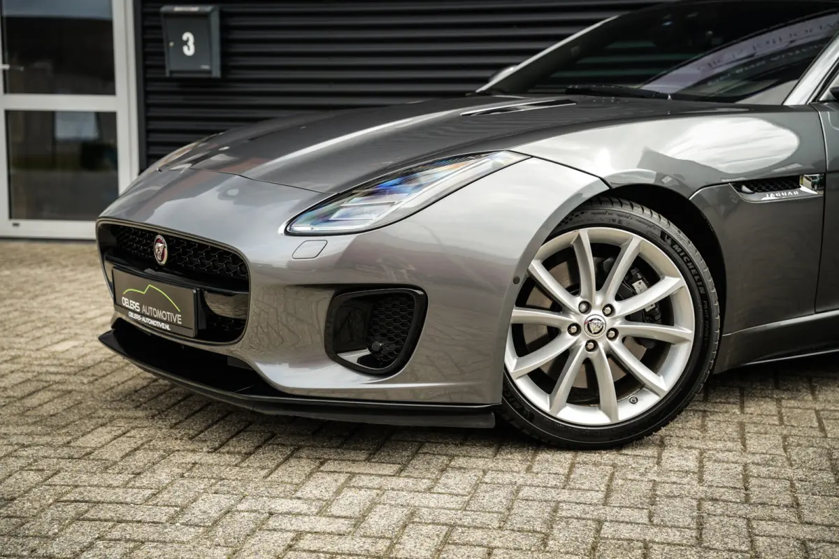 2.0T P300 R-Dynamic | LED | Panoramadak | Meridian Sound | PDC met Camera | Zeer Mooi! |