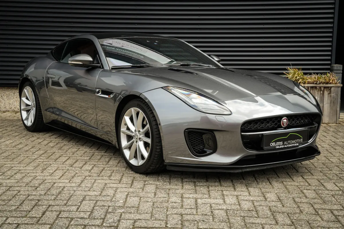 2.0T P300 R-Dynamic | LED | Panoramadak | Meridian Sound | PDC met Camera | Zeer Mooi! |