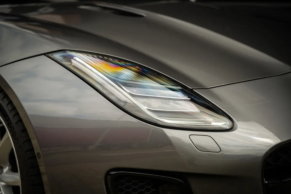 2.0T P300 R-Dynamic | LED | Panoramadak | Meridian Sound | PDC met Camera | Zeer Mooi! |