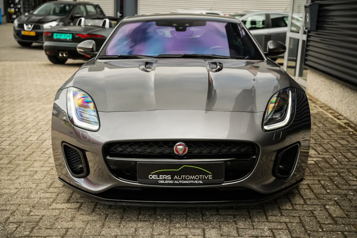 2.0T P300 R-Dynamic | LED | Panoramadak | Meridian Sound | PDC met Camera | Zeer Mooi! |