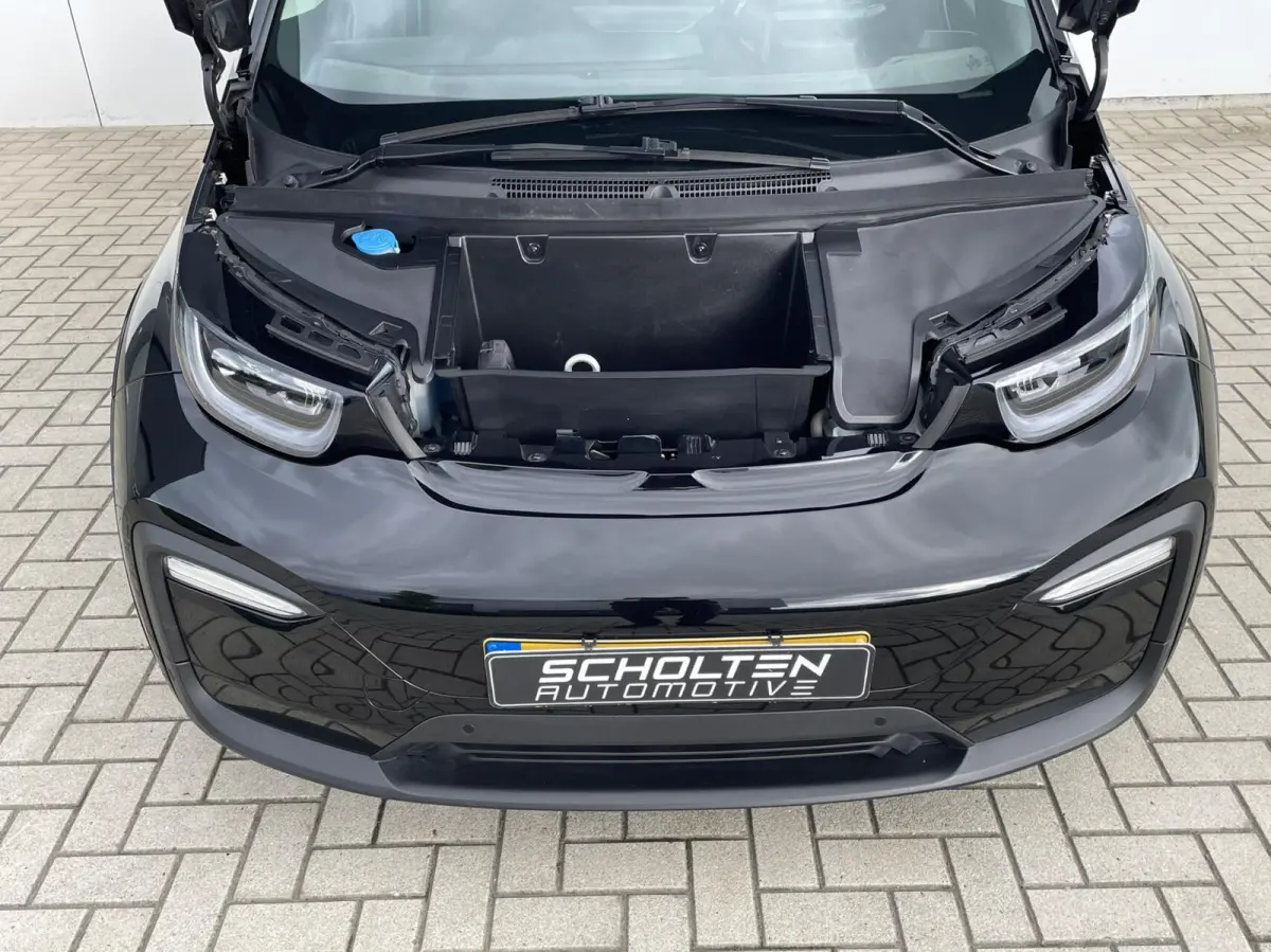 Dark Shadow Edition 120Ah 42 kWh Warmtepomp Navi Camera DAB Stoelverwarming 20 inch LM