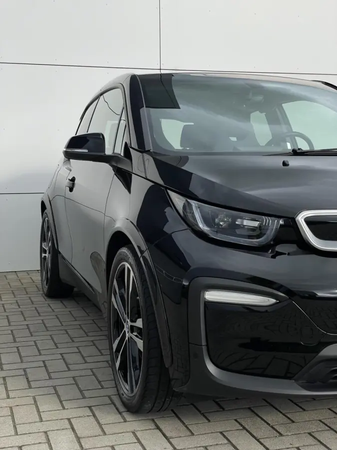 Dark Shadow Edition 120Ah 42 kWh Warmtepomp Navi Camera DAB Stoelverwarming 20 inch LM
