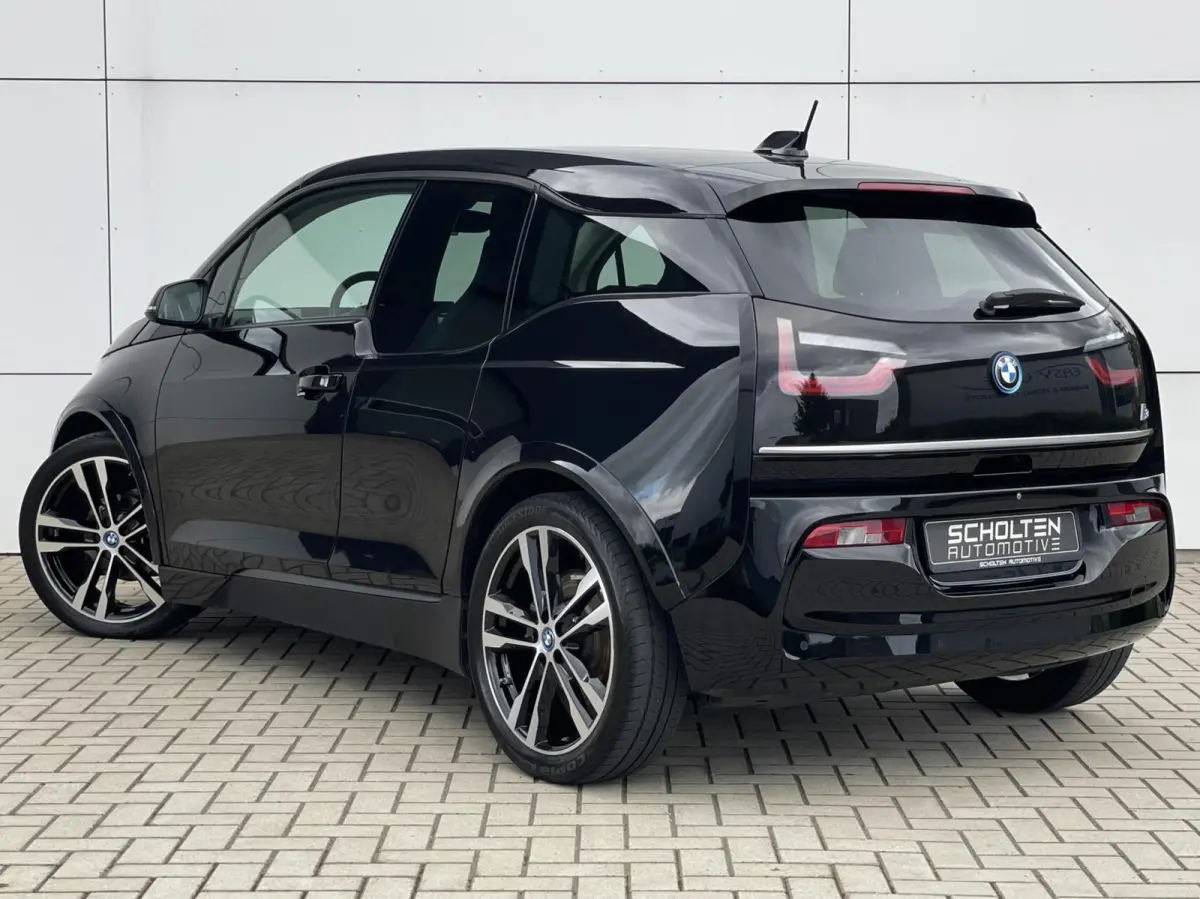Dark Shadow Edition 120Ah 42 kWh Warmtepomp Navi Camera DAB Stoelverwarming 20 inch LM