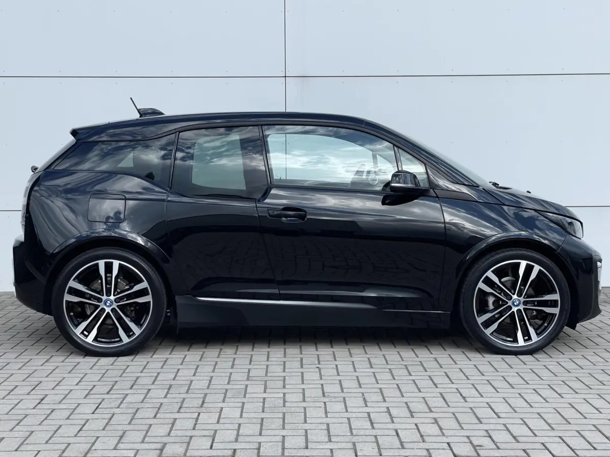 Dark Shadow Edition 120Ah 42 kWh Warmtepomp Navi Camera DAB Stoelverwarming 20 inch LM