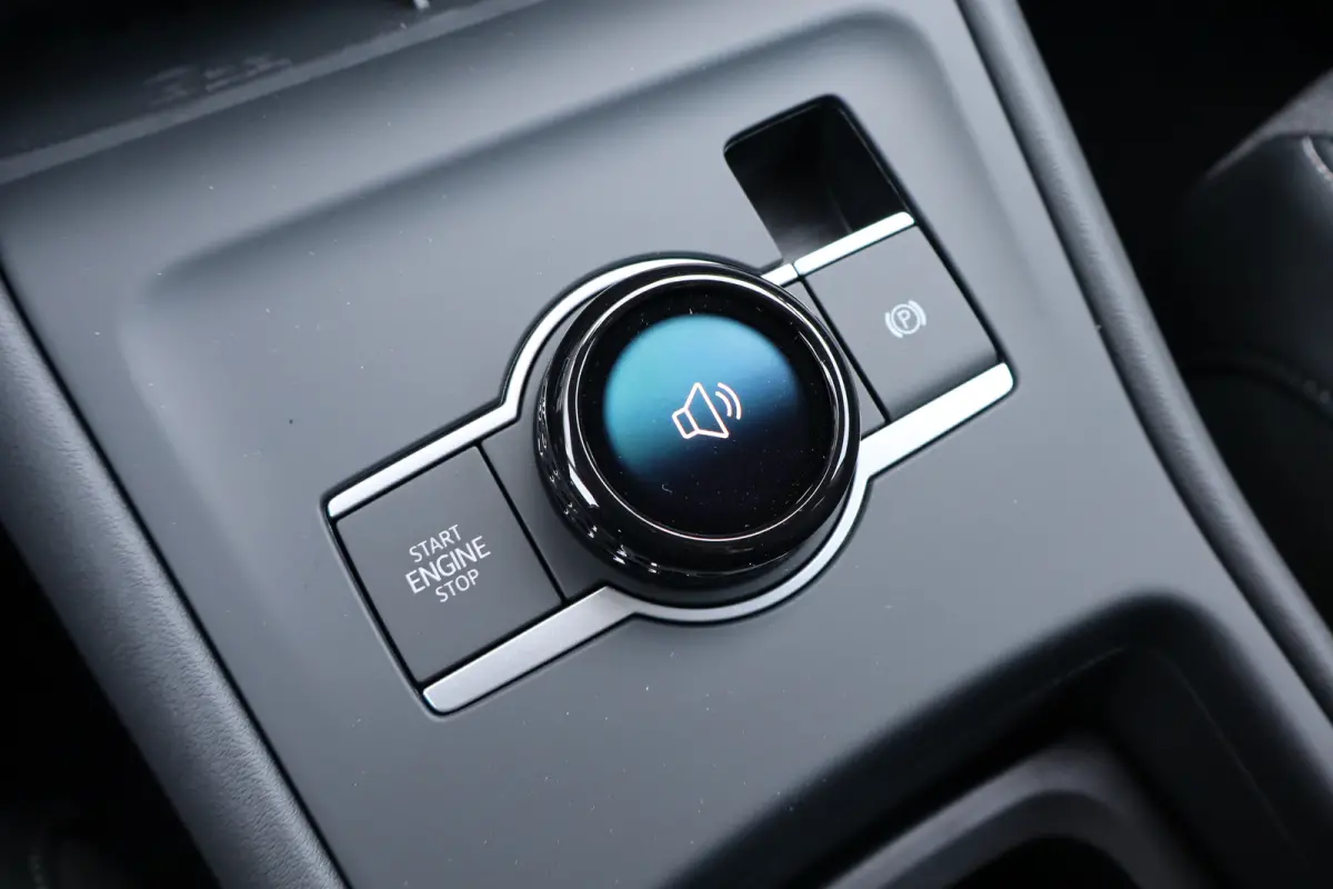 Life Edition | 'App-Connect' draadloze smartphone integratie | Automatische afstandsregeling (Adaptive Cruise Control) | Buitenspiegels elektrisch instel-, verwarm- en inklapbaar