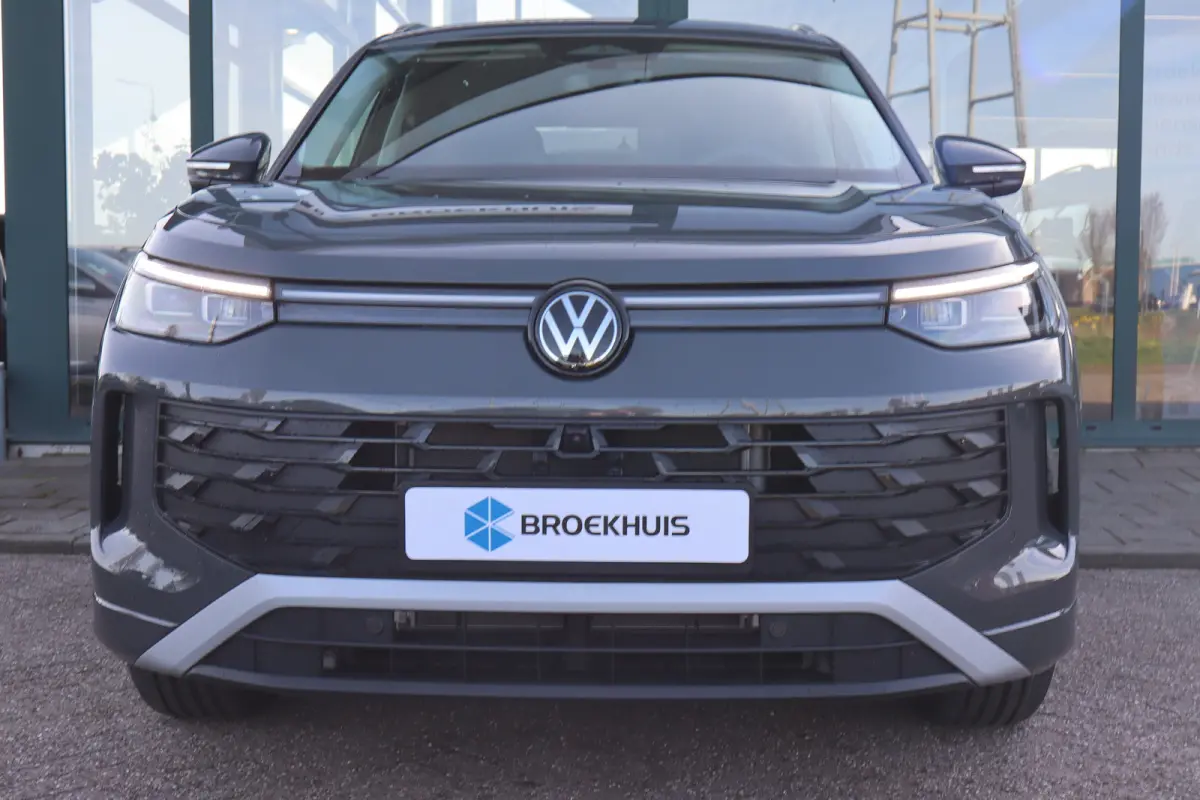 Life Edition | 'App-Connect' draadloze smartphone integratie | Automatische afstandsregeling (Adaptive Cruise Control) | Buitenspiegels elektrisch instel-, verwarm- en inklapbaar