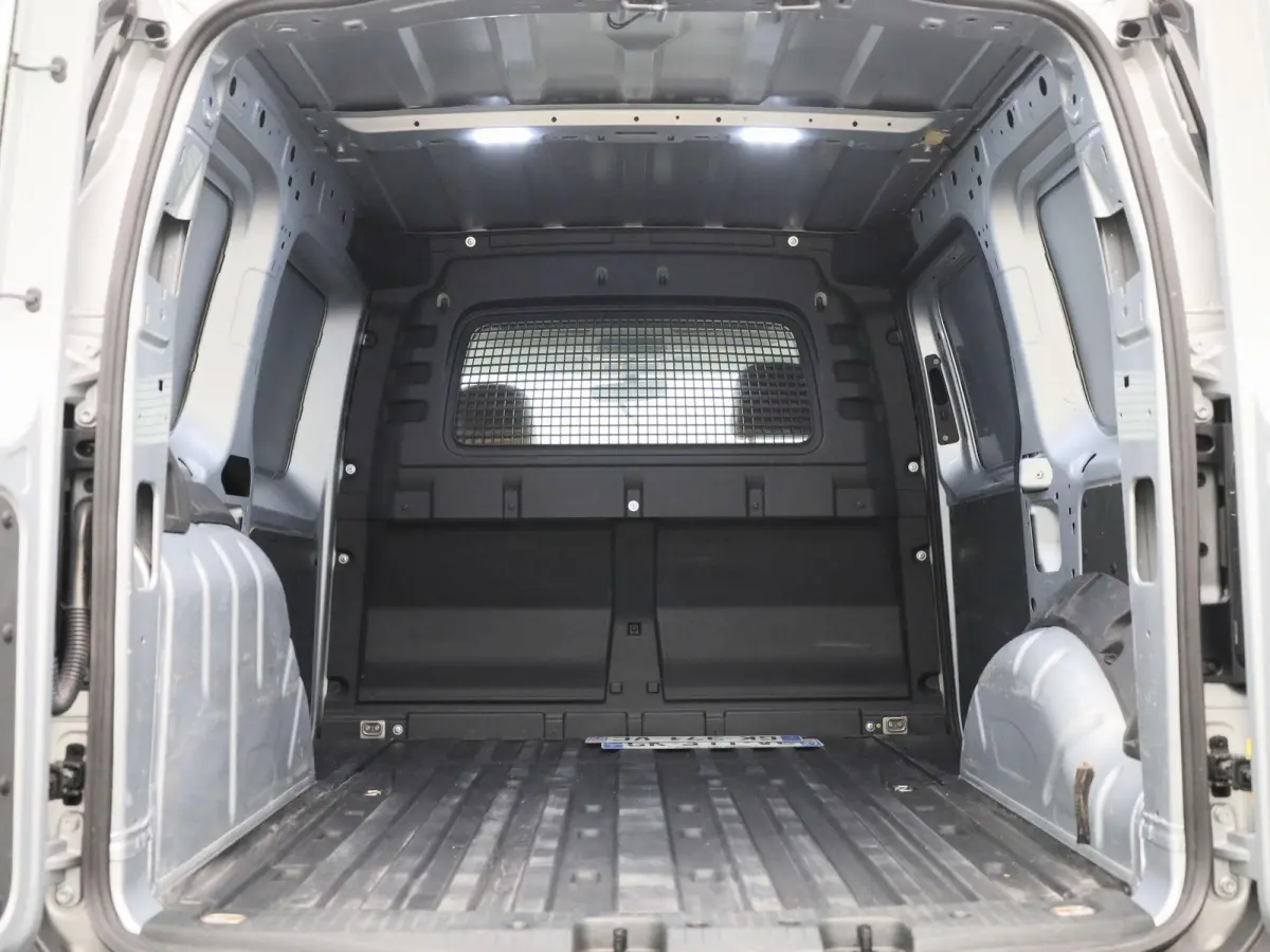 2.0 TDI 102PK Airco | Multifunctioneel Stuurwiel | Parkeersensoren Achter | App-Connect | DAB+ | Cruise Control |