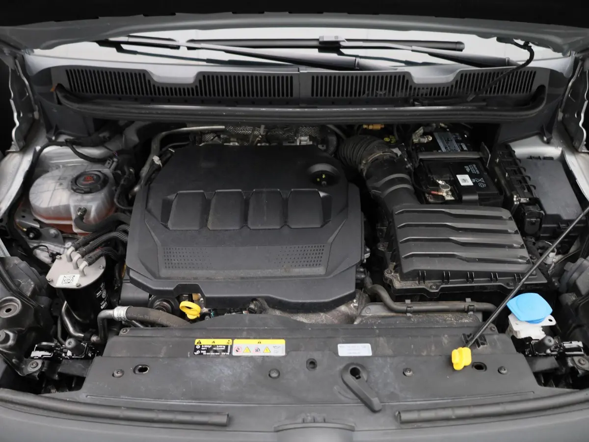 2.0 TDI 102PK Airco | Multifunctioneel Stuurwiel | Parkeersensoren Achter | App-Connect | DAB+ | Cruise Control |