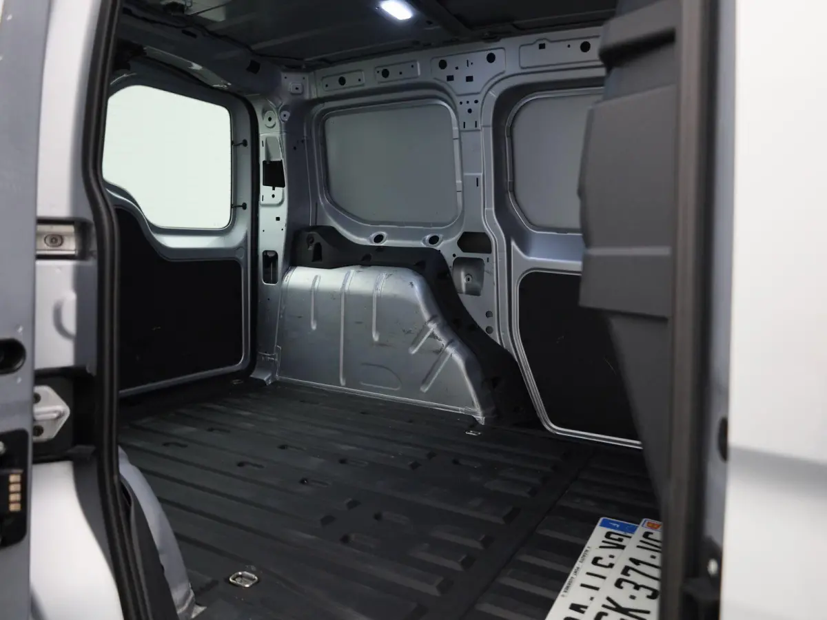 2.0 TDI 102PK Airco | Multifunctioneel Stuurwiel | Parkeersensoren Achter | App-Connect | DAB+ | Cruise Control |