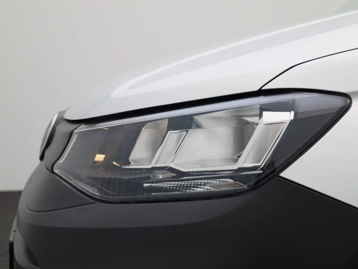2.0 TDI 102PK Airco | Multifunctioneel Stuurwiel | Parkeersensoren Achter | App-Connect | DAB+ | Cruise Control |