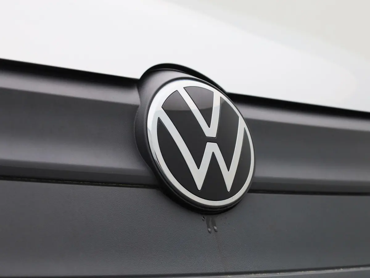2.0 TDI 102PK Airco | Multifunctioneel Stuurwiel | Parkeersensoren Achter | App-Connect | DAB+ | Cruise Control |