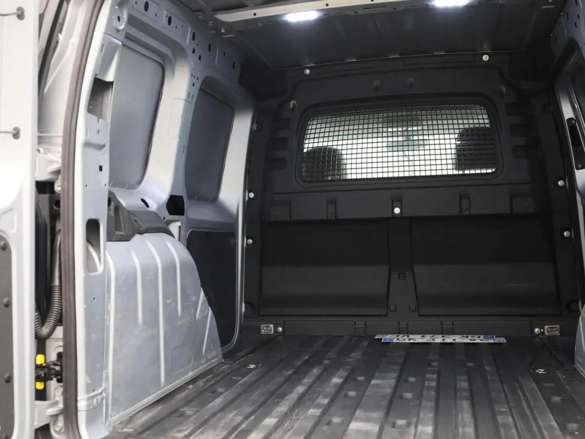 2.0 TDI 102PK Airco | Multifunctioneel Stuurwiel | Parkeersensoren Achter | App-Connect | DAB+ | Cruise Control |