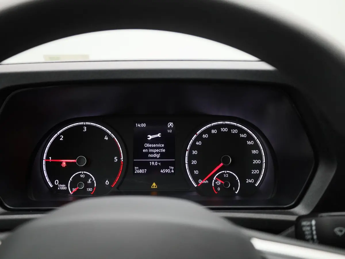 2.0 TDI 102PK Airco | Multifunctioneel Stuurwiel | Parkeersensoren Achter | App-Connect | DAB+ | Cruise Control |