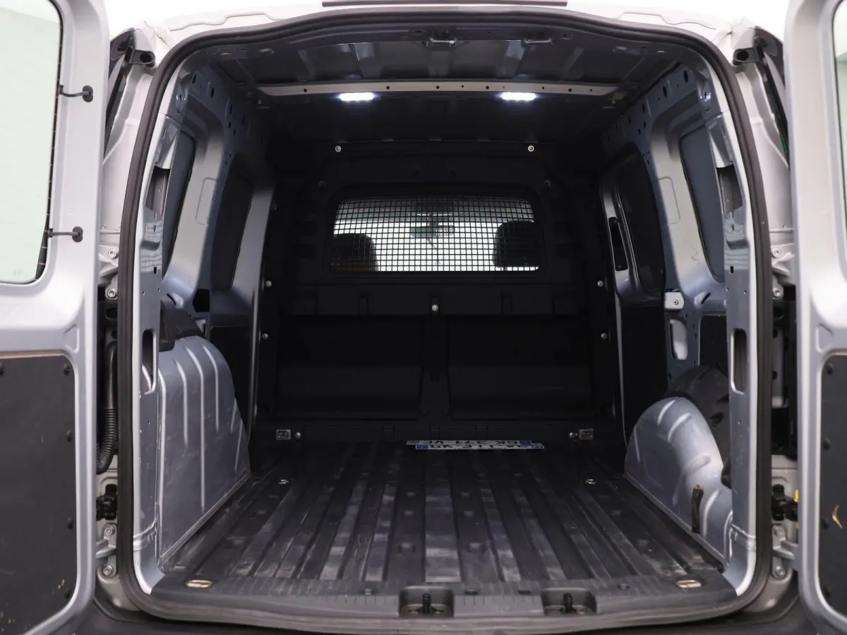 2.0 TDI 102PK Airco | Multifunctioneel Stuurwiel | Parkeersensoren Achter | App-Connect | DAB+ | Cruise Control |