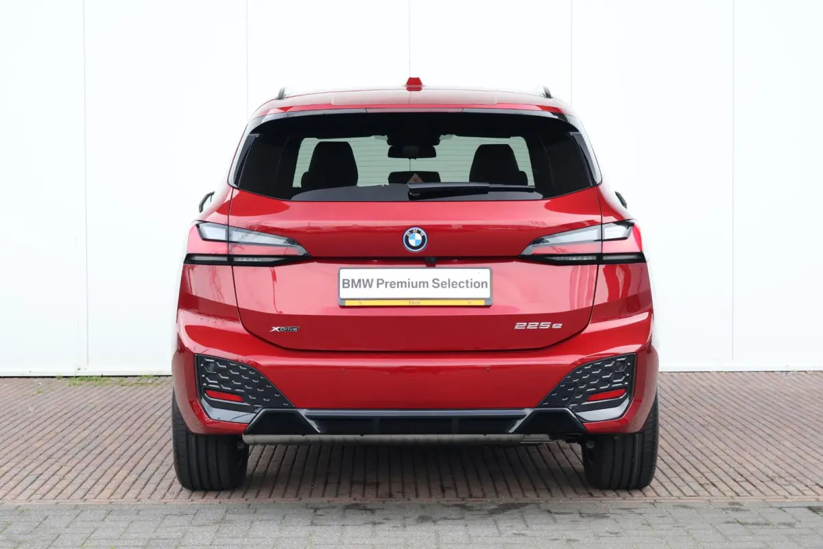 225e xDrive | SoH 100% | M Sportpakket | Stuurwielrand verwarmd | Comfort Access | panoramadak | Stoelverwarming | Driving Assistant Plus