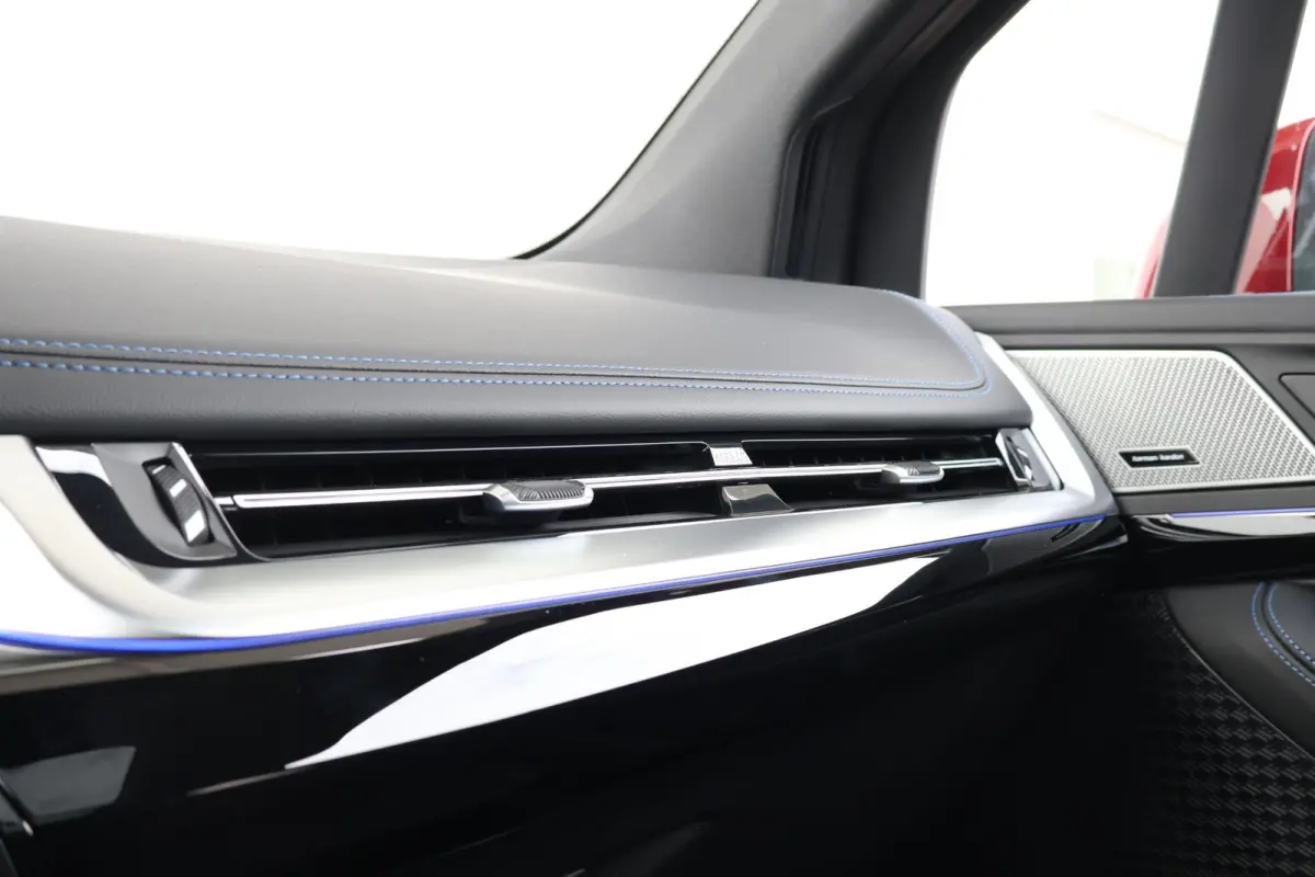 225e xDrive | SoH 100% | M Sportpakket | Stuurwielrand verwarmd | Comfort Access | panoramadak | Stoelverwarming | Driving Assistant Plus