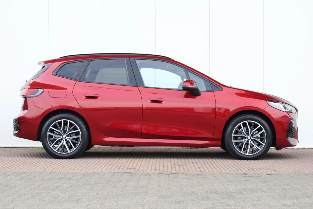 225e xDrive | SoH 100% | M Sportpakket | Stuurwielrand verwarmd | Comfort Access | panoramadak | Stoelverwarming | Driving Assistant Plus