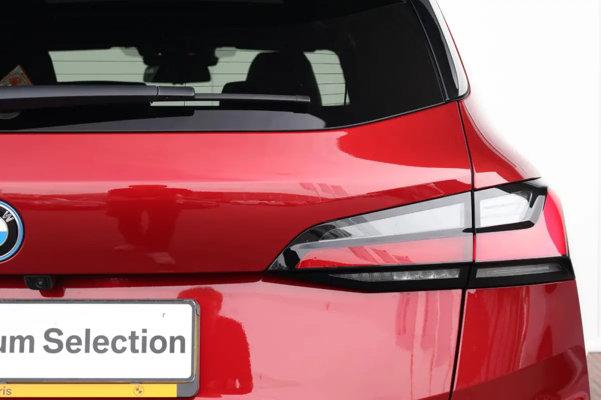 225e xDrive | SoH 100% | M Sportpakket | Stuurwielrand verwarmd | Comfort Access | panoramadak | Stoelverwarming | Driving Assistant Plus