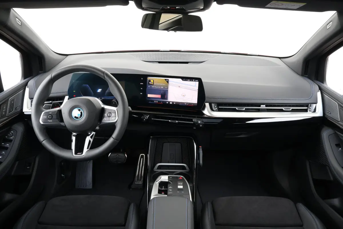 225e xDrive | SoH 100% | M Sportpakket | Stuurwielrand verwarmd | Comfort Access | panoramadak | Stoelverwarming | Driving Assistant Plus