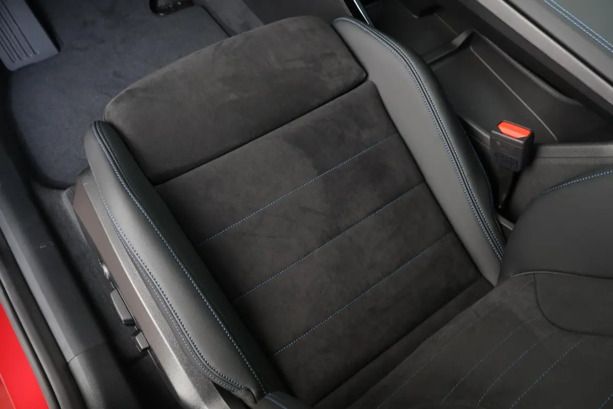 225e xDrive | SoH 100% | M Sportpakket | Stuurwielrand verwarmd | Comfort Access | panoramadak | Stoelverwarming | Driving Assistant Plus