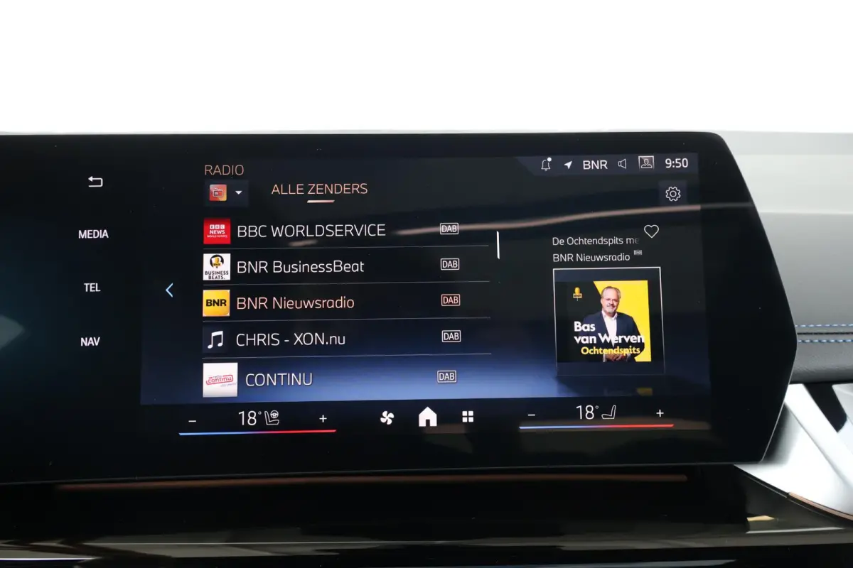 225e xDrive | SoH 100% | M Sportpakket | Stuurwielrand verwarmd | Comfort Access | panoramadak | Stoelverwarming | Driving Assistant Plus