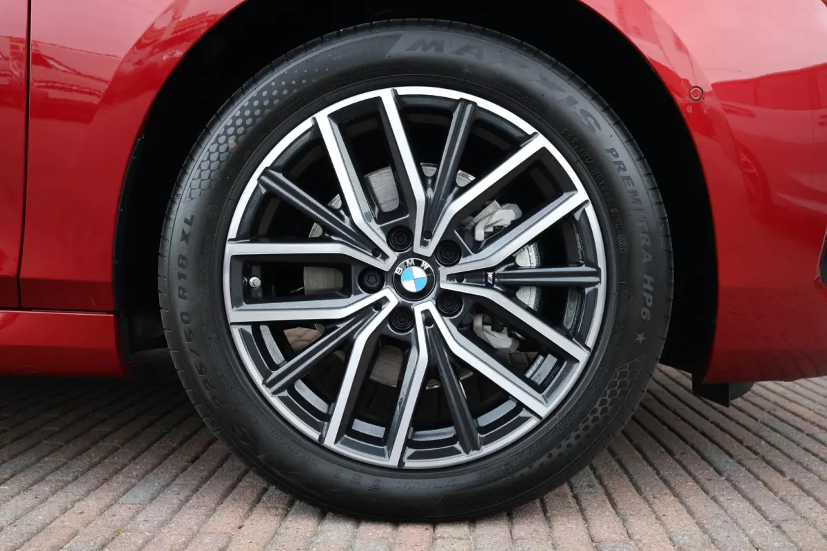 225e xDrive | SoH 100% | M Sportpakket | Stuurwielrand verwarmd | Comfort Access | panoramadak | Stoelverwarming | Driving Assistant Plus