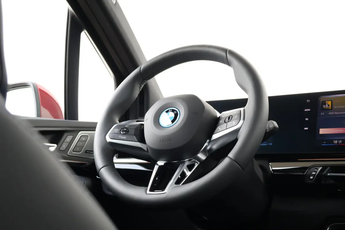 225e xDrive | SoH 100% | M Sportpakket | Stuurwielrand verwarmd | Comfort Access | panoramadak | Stoelverwarming | Driving Assistant Plus