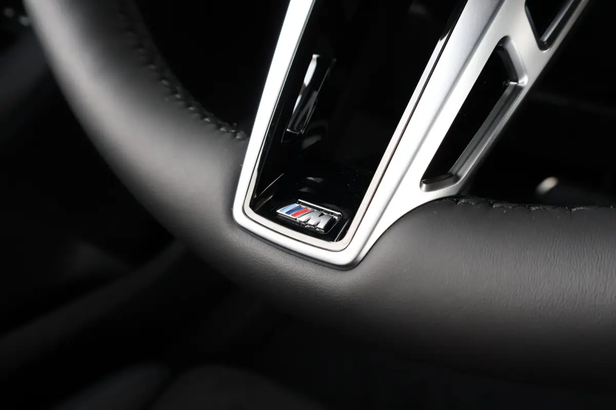 225e xDrive | SoH 100% | M Sportpakket | Stuurwielrand verwarmd | Comfort Access | panoramadak | Stoelverwarming | Driving Assistant Plus