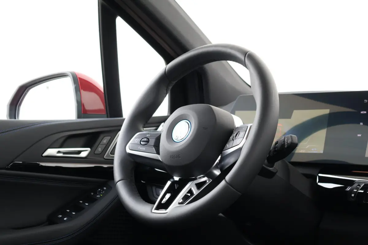 225e xDrive | SoH 100% | M Sportpakket | Stuurwielrand verwarmd | Comfort Access | panoramadak | Stoelverwarming | Driving Assistant Plus