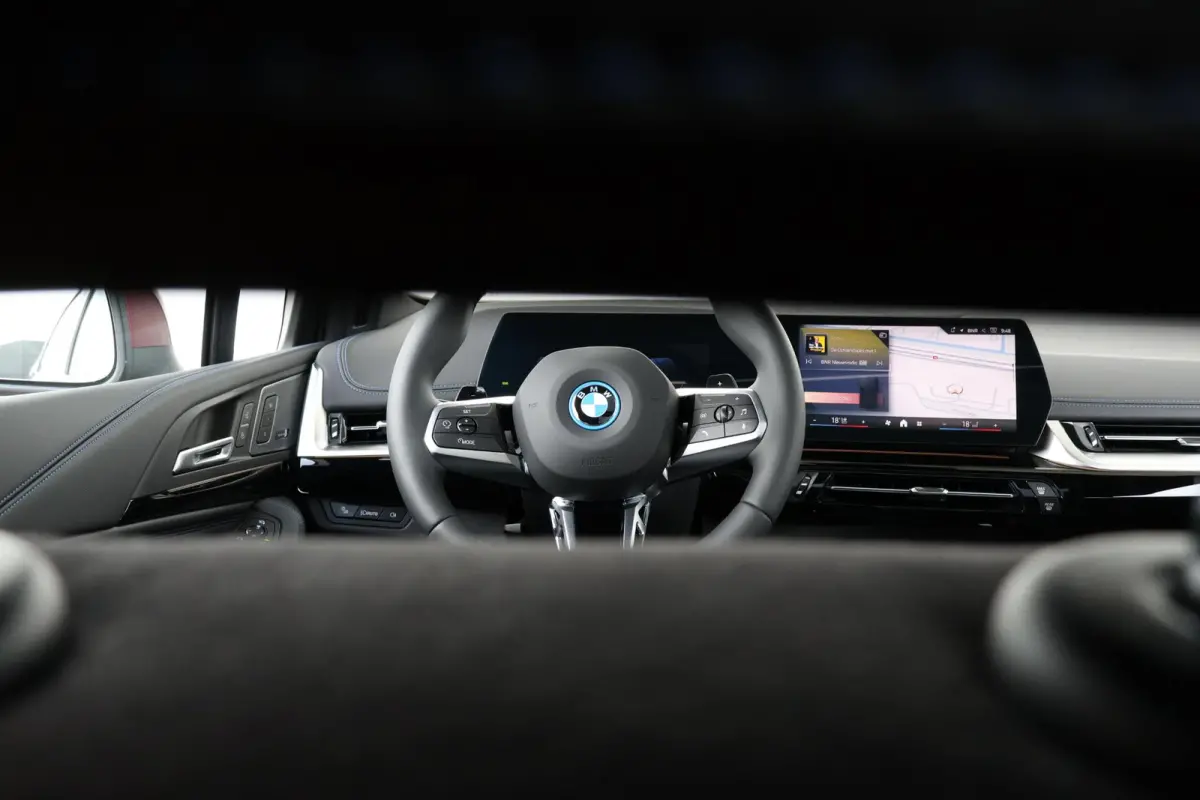 225e xDrive | SoH 100% | M Sportpakket | Stuurwielrand verwarmd | Comfort Access | panoramadak | Stoelverwarming | Driving Assistant Plus