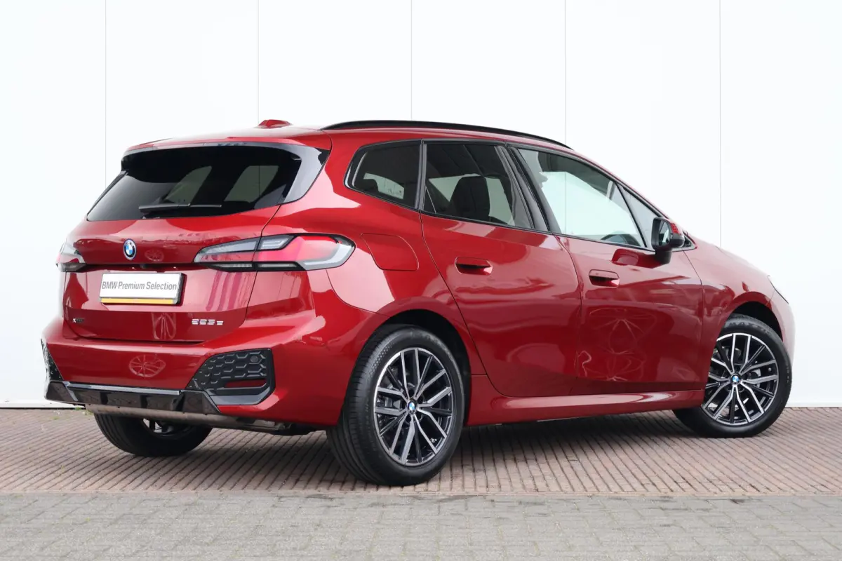 225e xDrive | SoH 100% | M Sportpakket | Stuurwielrand verwarmd | Comfort Access | panoramadak | Stoelverwarming | Driving Assistant Plus