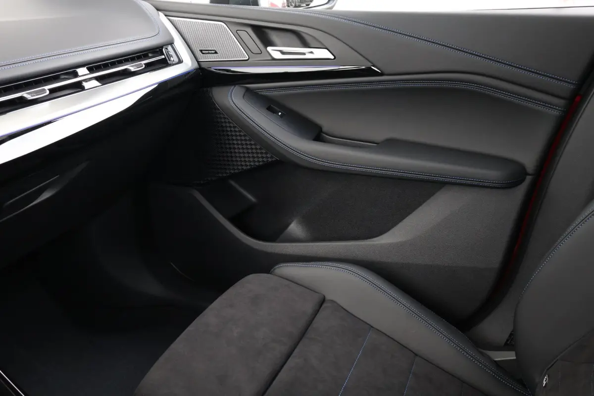225e xDrive | SoH 100% | M Sportpakket | Stuurwielrand verwarmd | Comfort Access | panoramadak | Stoelverwarming | Driving Assistant Plus