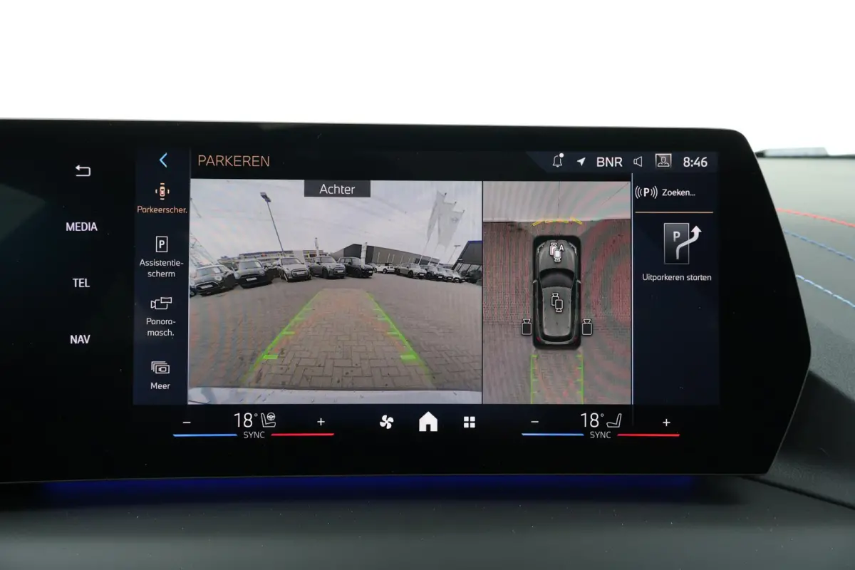 120 M Sport Design Edition M Sportpakket Pro | Stuurwielrand verwarmd | Comfort Access | panoramadak | Harman Kardon | Head-Up |Driving Assistant Plus |