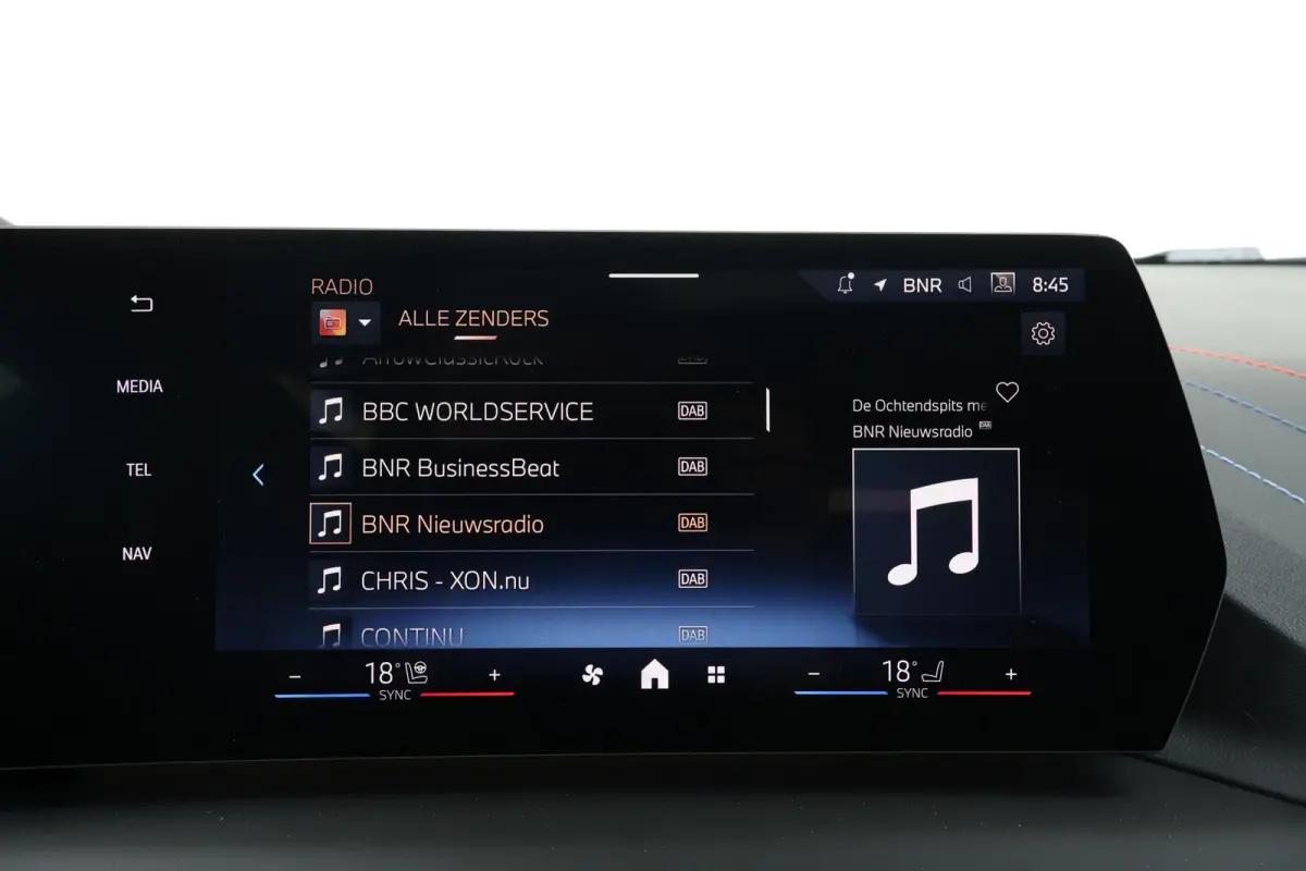 120 M Sport Design Edition M Sportpakket Pro | Stuurwielrand verwarmd | Comfort Access | panoramadak | Harman Kardon | Head-Up |Driving Assistant Plus |