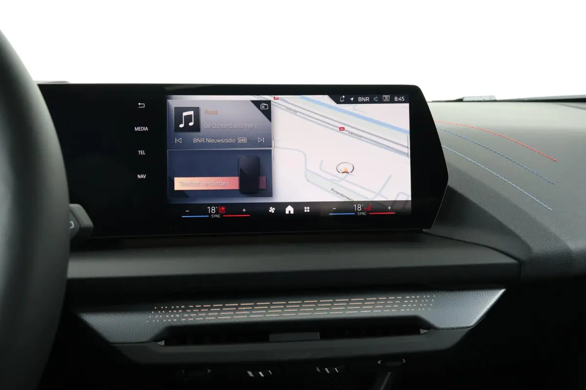 120 M Sport Design Edition M Sportpakket Pro | Stuurwielrand verwarmd | Comfort Access | panoramadak | Harman Kardon | Head-Up |Driving Assistant Plus |