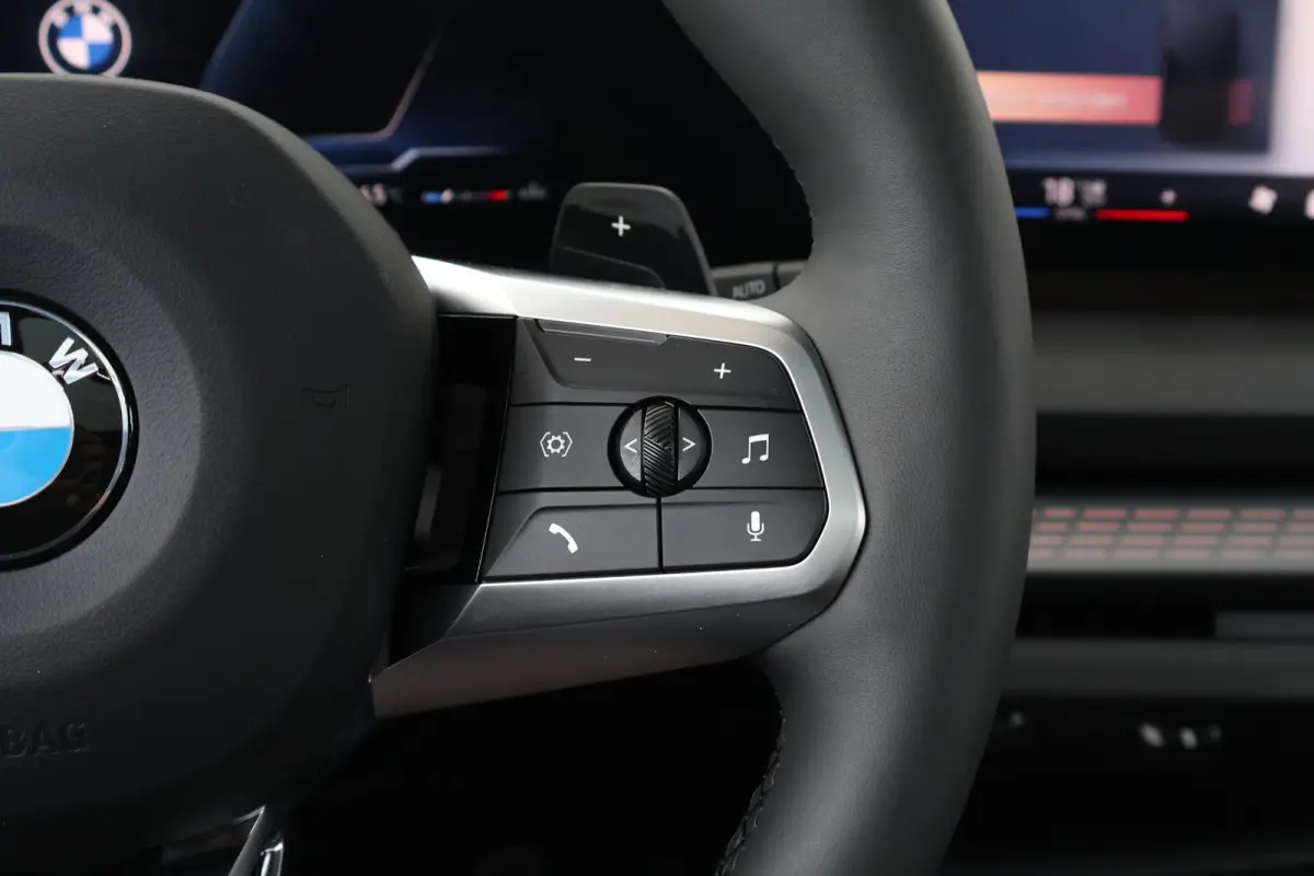 120 M Sport Design Edition M Sportpakket Pro | Stuurwielrand verwarmd | Comfort Access | panoramadak | Harman Kardon | Head-Up |Driving Assistant Plus |