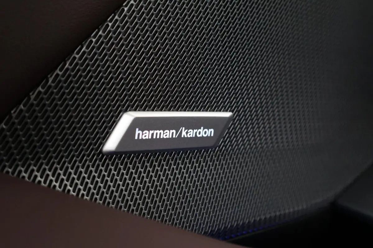 120 M Sport Design Edition M Sportpakket Pro | Stuurwielrand verwarmd | Comfort Access | panoramadak | Harman Kardon | Head-Up |Driving Assistant Plus |