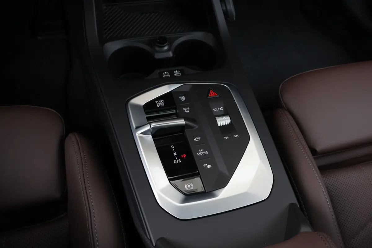 120 M Sport Design Edition M Sportpakket Pro | Stuurwielrand verwarmd | Comfort Access | panoramadak | Harman Kardon | Head-Up |Driving Assistant Plus |