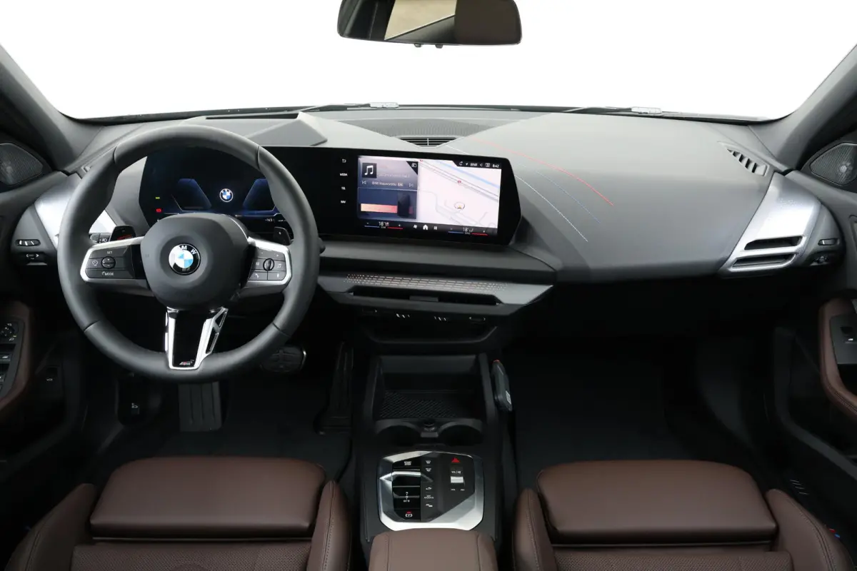 120 M Sport Design Edition M Sportpakket Pro | Stuurwielrand verwarmd | Comfort Access | panoramadak | Harman Kardon | Head-Up |Driving Assistant Plus |