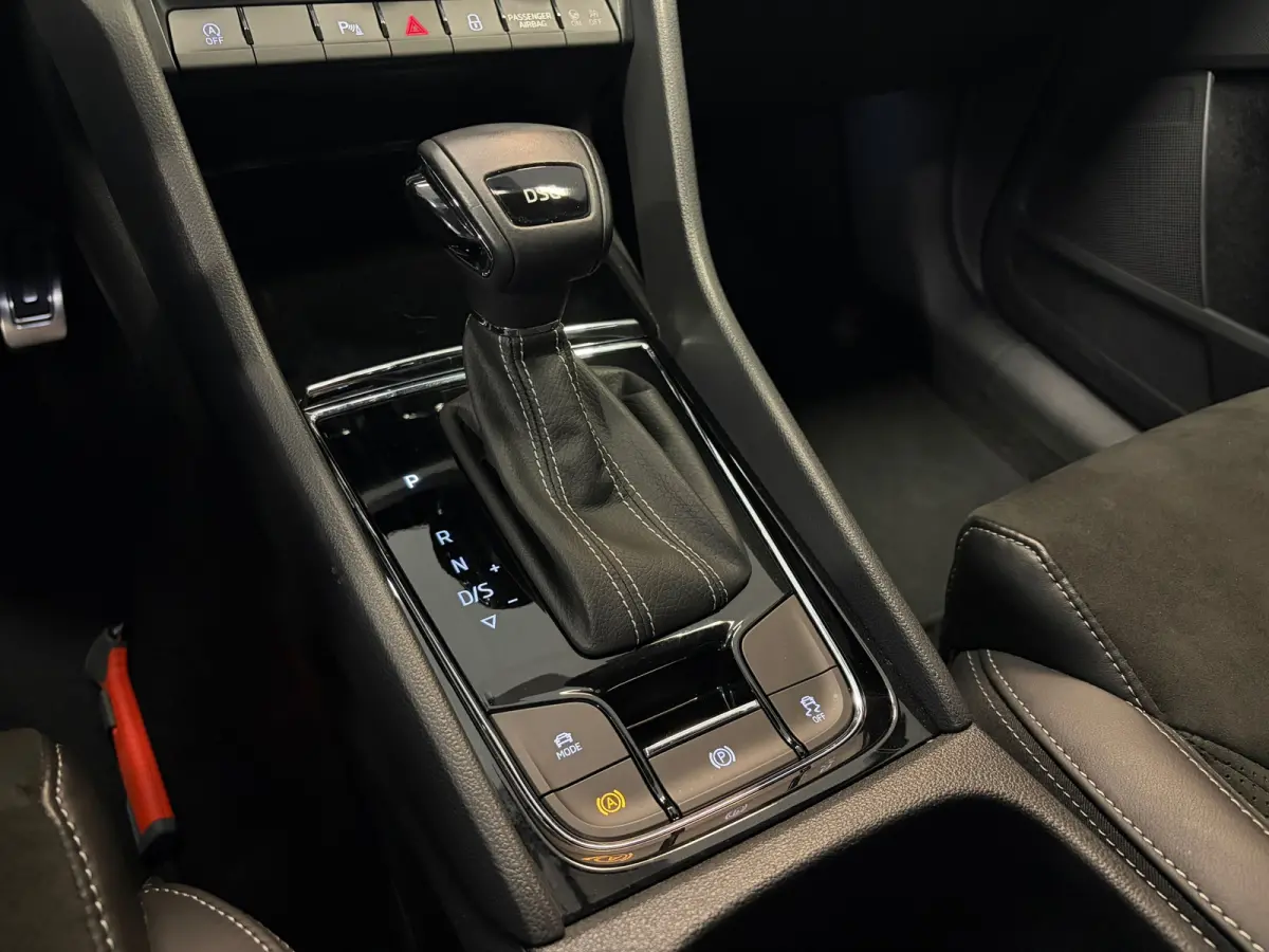 Sportline Business 1.5TSi DSG | Camera | Carplay | Navigatie |