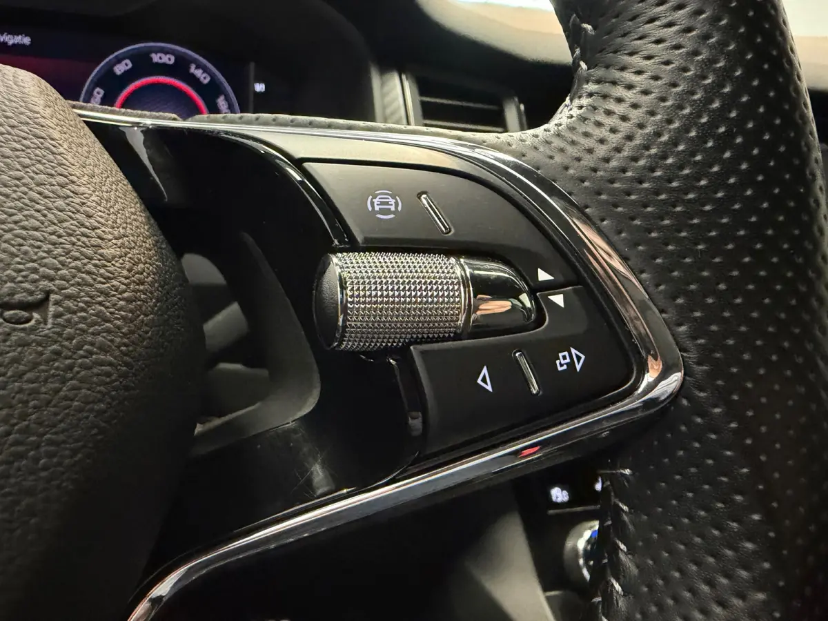 Sportline Business 1.5TSi DSG | Camera | Carplay | Navigatie |