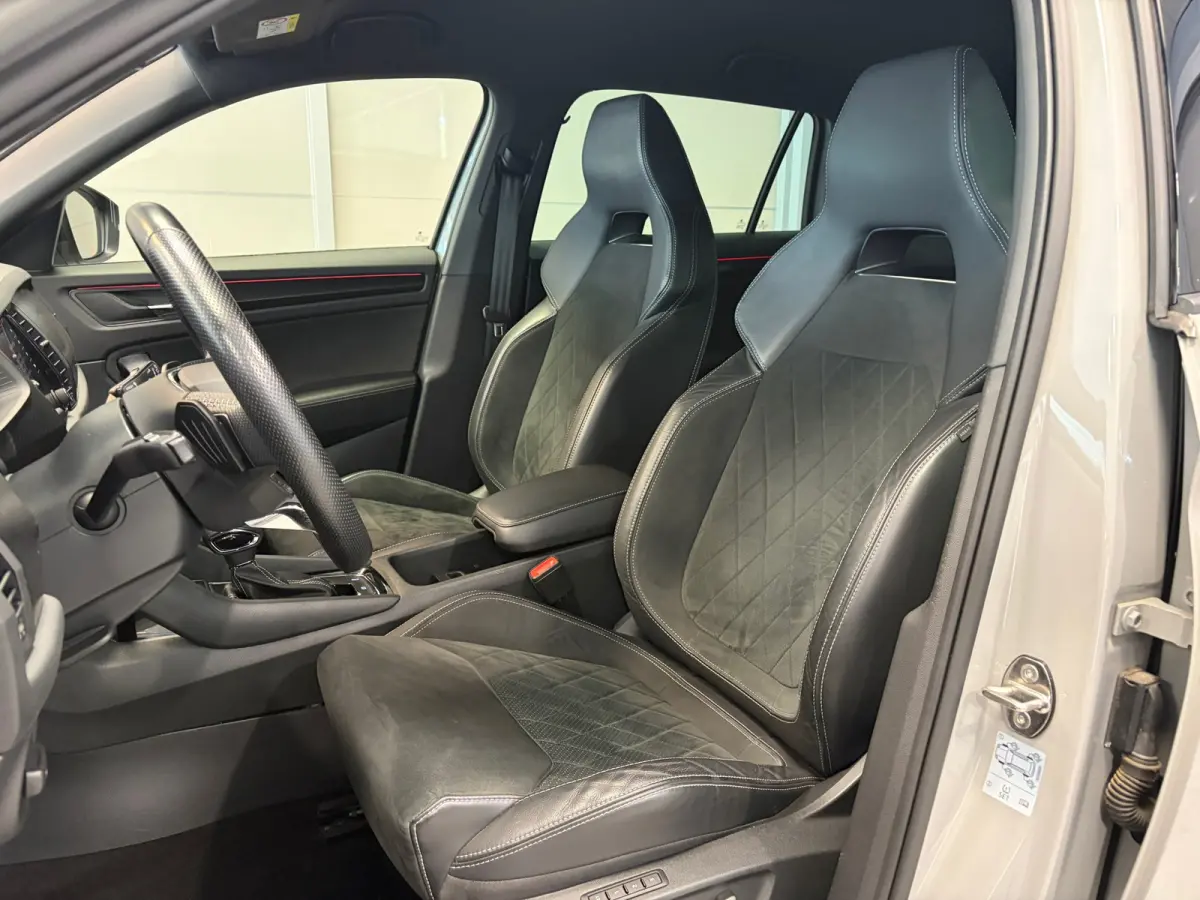 Sportline Business 1.5TSi DSG | Camera | Carplay | Navigatie |