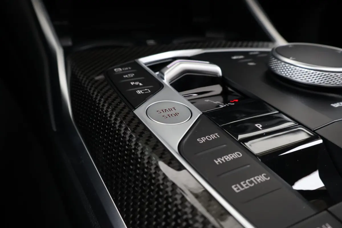 330e | SoH 100% | M Sportpakket Pro | Comfort Access | Trekhaak | Panoramadak | Driving Assistant Professional | HiFi | Stoelverwarming