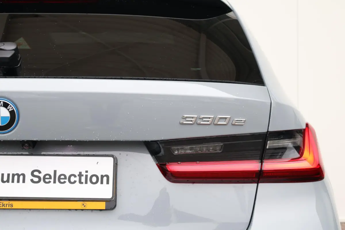 330e | SoH 100% | M Sportpakket Pro | Comfort Access | Trekhaak | Panoramadak | Driving Assistant Professional | HiFi | Stoelverwarming