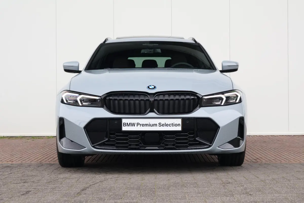 330e | SoH 100% | M Sportpakket Pro | Comfort Access | Trekhaak | Panoramadak | Driving Assistant Professional | HiFi | Stoelverwarming