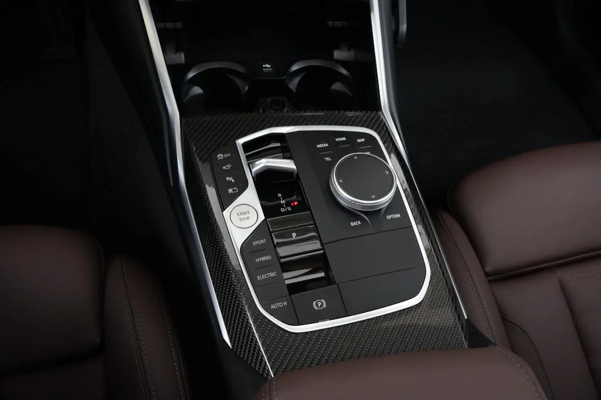 330e | SoH 100% | M Sportpakket Pro | Comfort Access | Trekhaak | Panoramadak | Driving Assistant Professional | HiFi | Stoelverwarming
