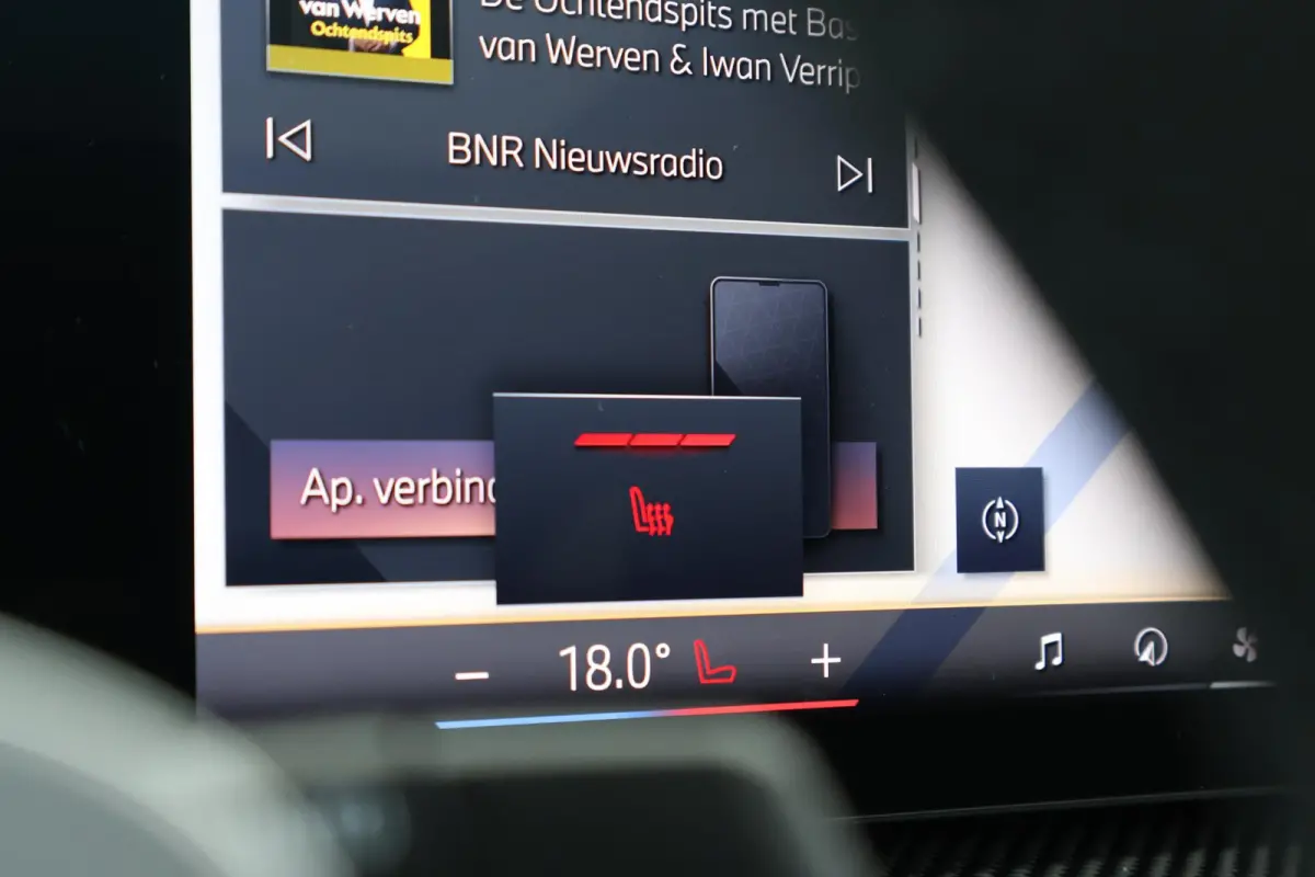 330e | SoH 100% | M Sportpakket Pro | Comfort Access | Trekhaak | Panoramadak | Driving Assistant Professional | HiFi | Stoelverwarming