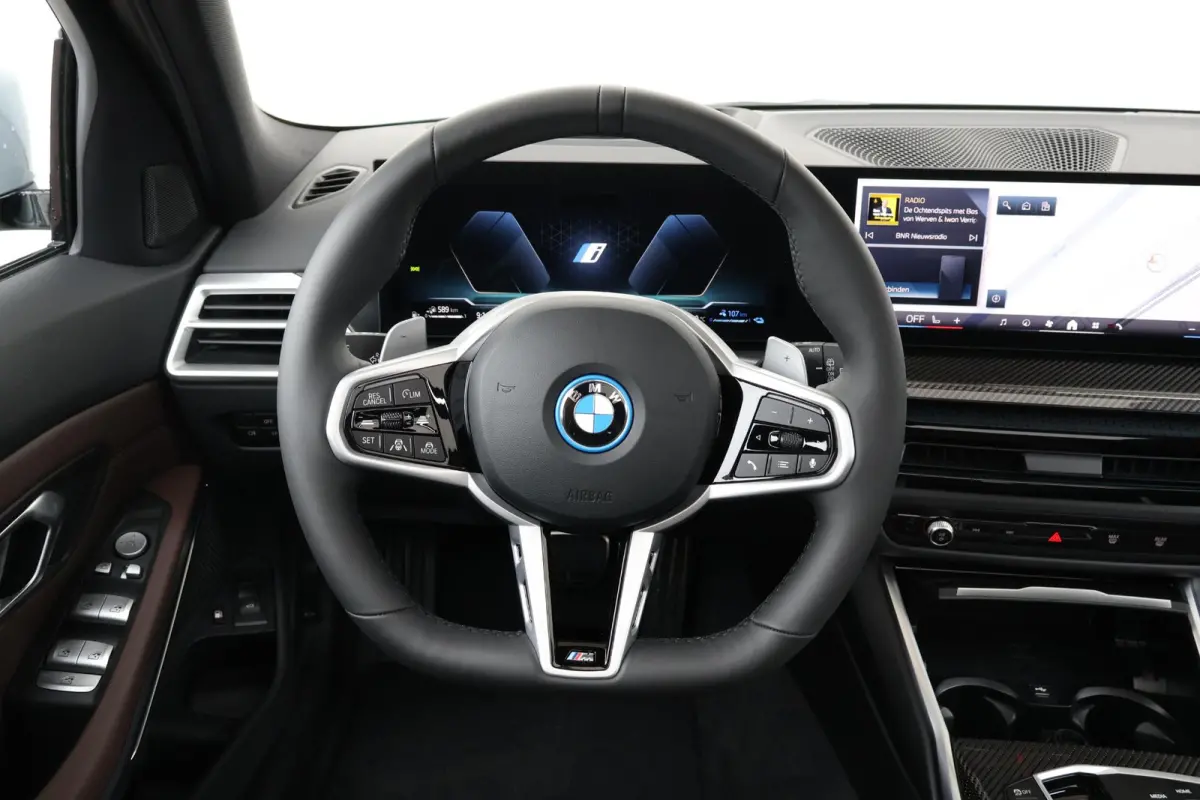 330e | SoH 100% | M Sportpakket Pro | Comfort Access | Trekhaak | Panoramadak | Driving Assistant Professional | HiFi | Stoelverwarming