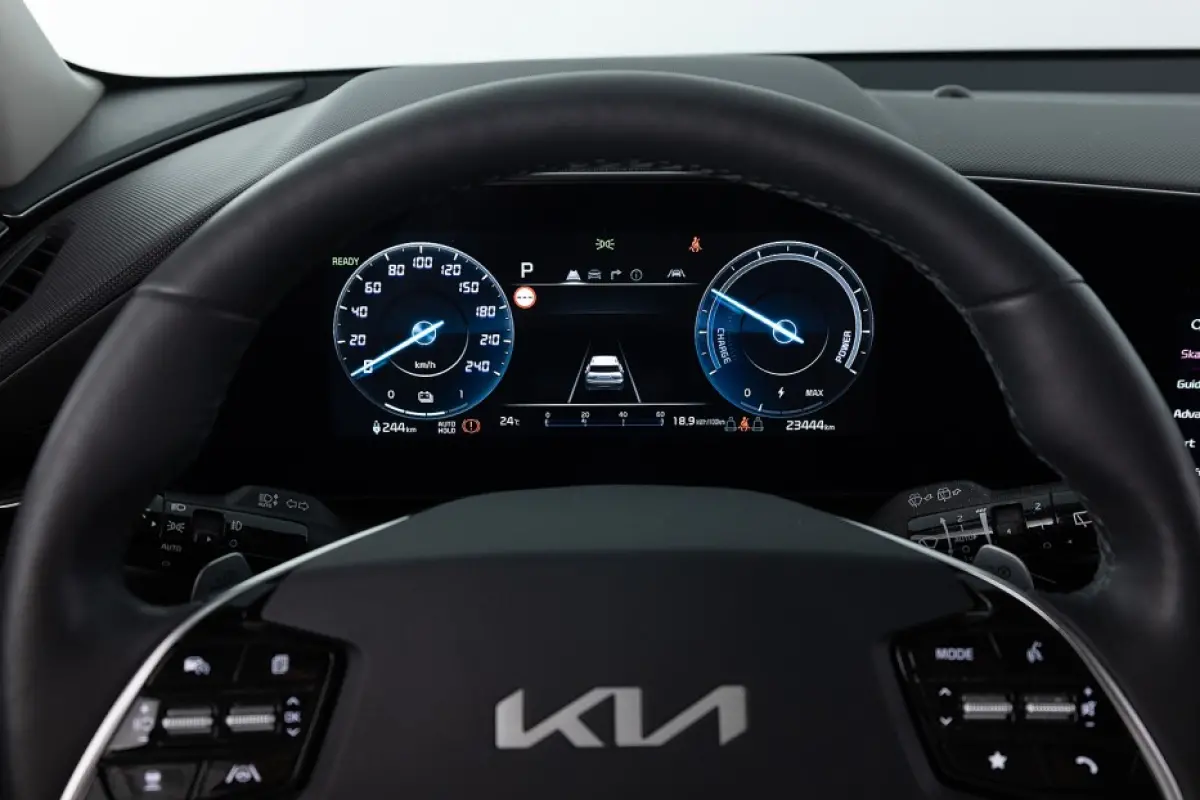 DynamicLine 64.8 kWh | Half LEDER | Stoelverwarming | CAMERA | NAVI | SOH: 100% |