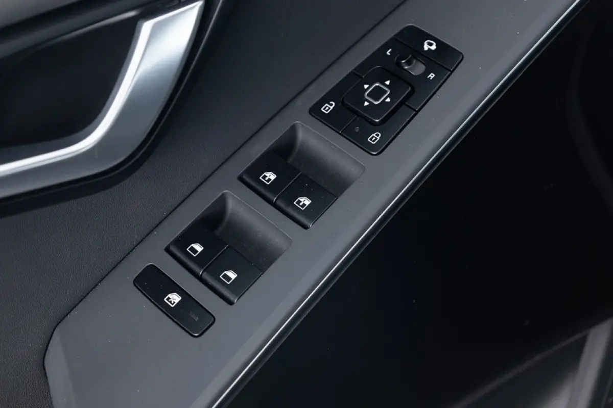 DynamicLine 64.8 kWh | Half LEDER | Stoelverwarming | CAMERA | NAVI | SOH: 100% |